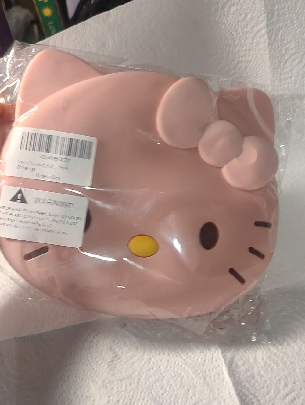 Hello Kitty Purse With Keychain New - Picture 7 of 7